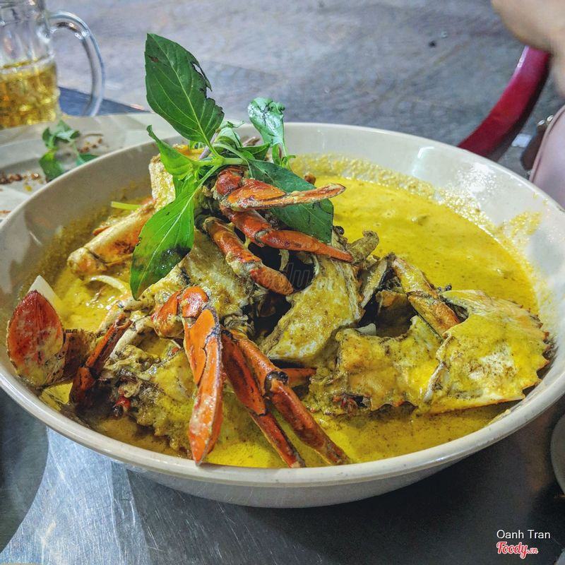 Crab curry is the dish that makes the restaurant's name