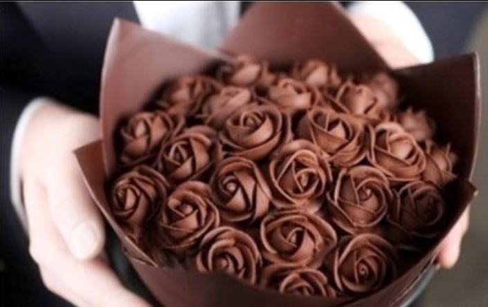 Rose chocolate pattern