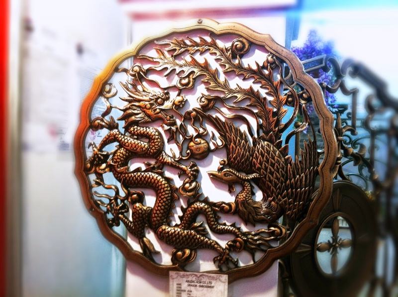 According to feng shui, the dragon phoenix symbol means abundant fortune and many sons.