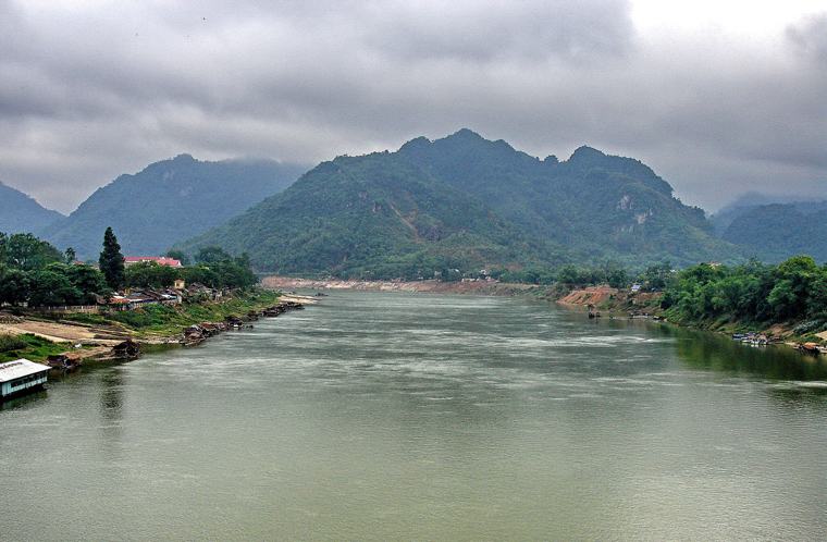 Lo River, Tuyen Quang province