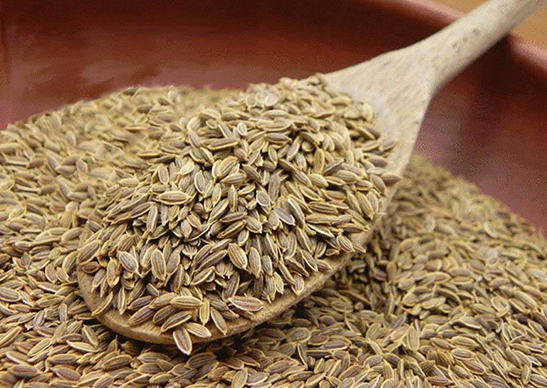 Wash your face with fennel seeds