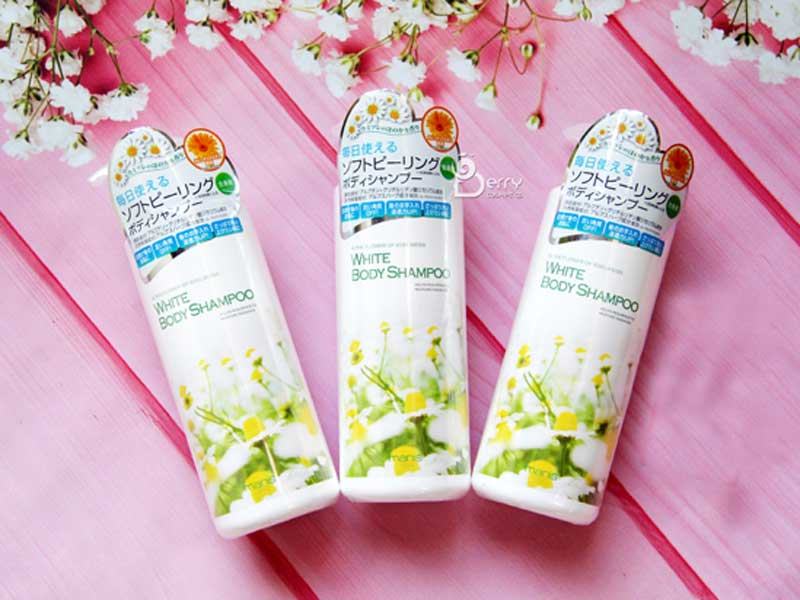 Manis White body shampoo Japan
