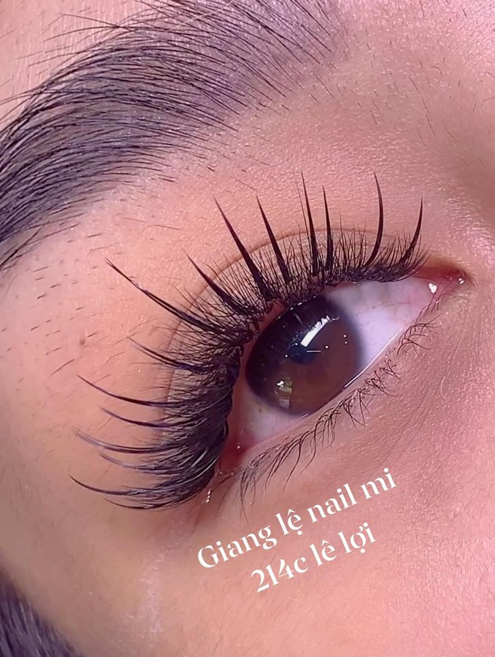 Giang Le - Nails & eyelashes