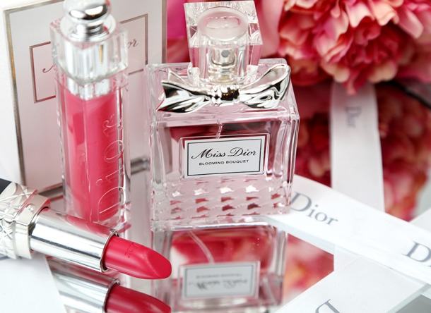 moonperfume specializes in selling prestigious genuine perfumes