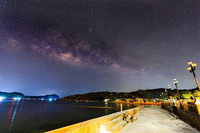 Vinh Hy - the sky of thousands of stars sparkles and captivates people's hearts