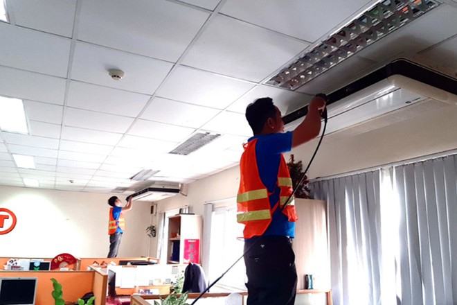 Not only serving the family, the shop is also ready to repair large air conditioning systems in companies and offices.