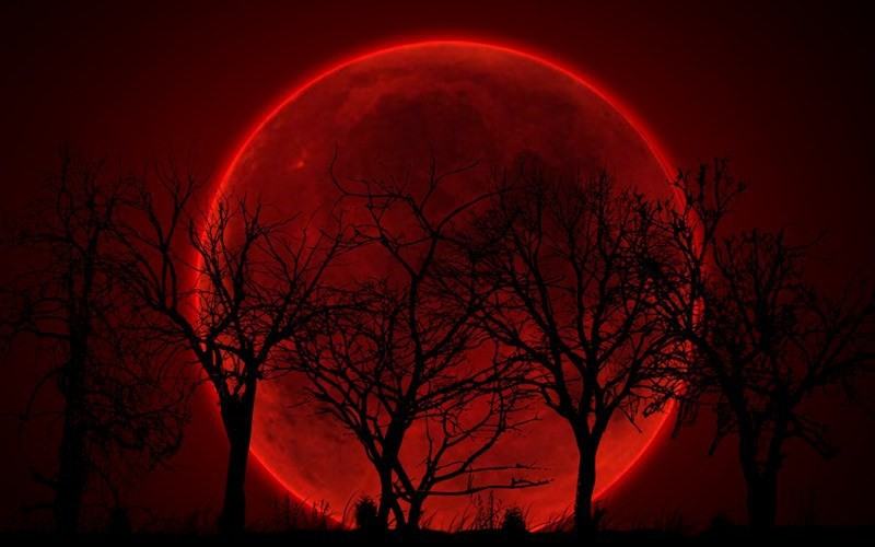 What is a lunar eclipse?