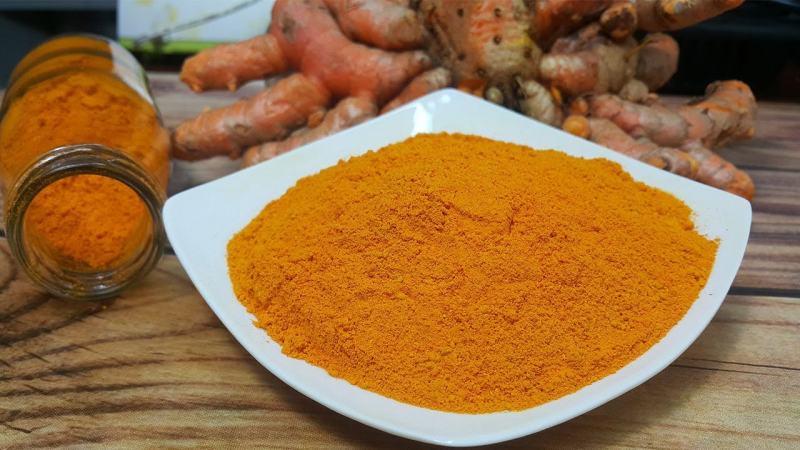 Turmeric and honey are recipes for treating stomach ailments familiar to everyone