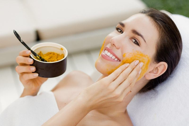 Acne and honey mask to beat acne, whiten and pink skin