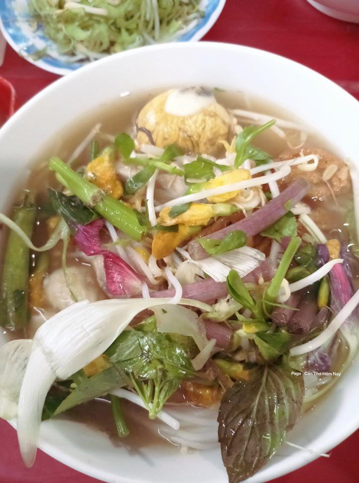 Hue Vien noodles with fish sauce