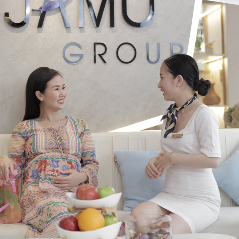 Pregnant mothers come to get advice from Jamu