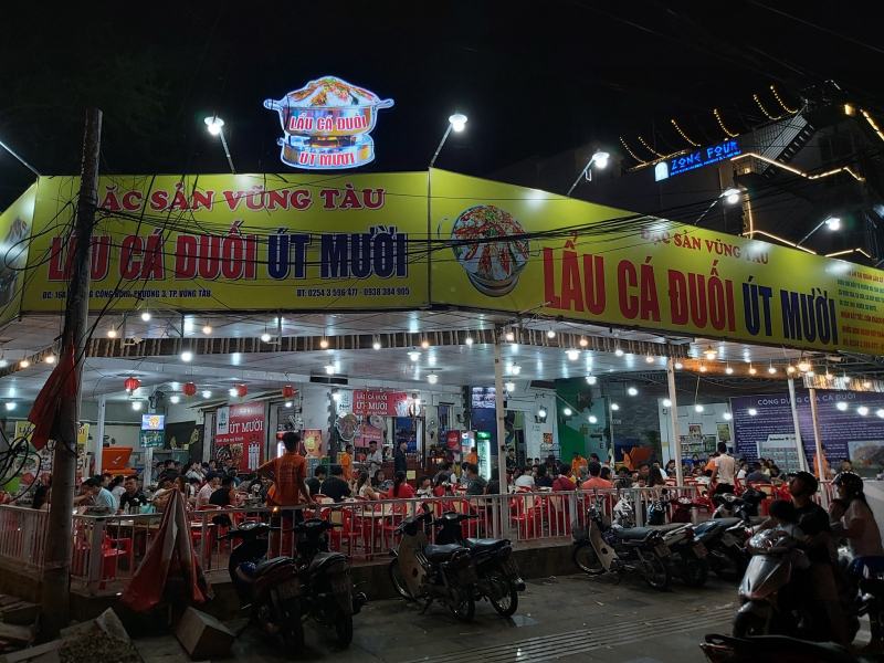 Ut Muoi Fish Hotpot Restaurant is the place to enjoy quality stingray hotpot