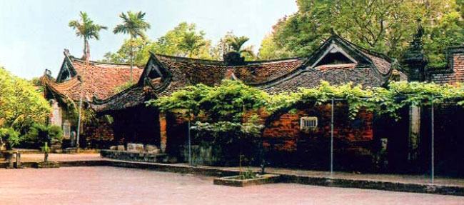 The pagoda was built during the Ly and Tran dynasties (XNUMXth - XNUMXth centuries) belonging to the Truc Lam Zen sect.