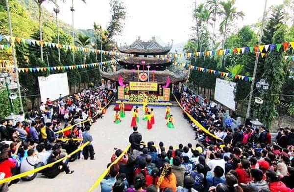 Vong communal house festival is a long-standing festival, held annually on the 15th and 16th of the first lunar month.