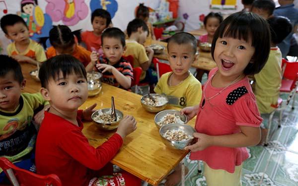 Students' meals are focused on by Ly Nhon Kindergarten